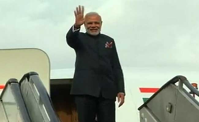 PM Narendra Modi’s Surprise Visit To Lahore A ‘Welcome Move’, Says CPI