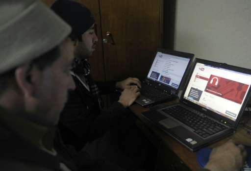 Pakistan lifts YouTube ban after Google launches local version