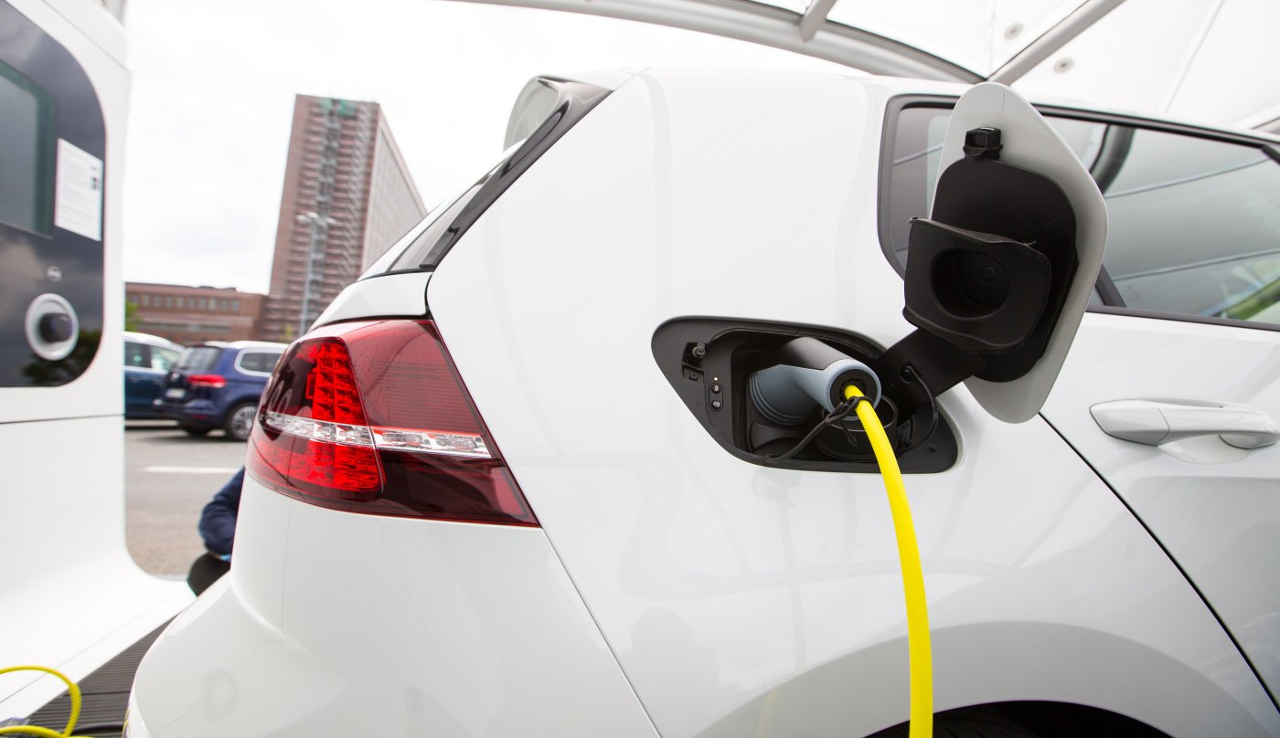 Apple reportedly seems into making electric powered car charging stations
