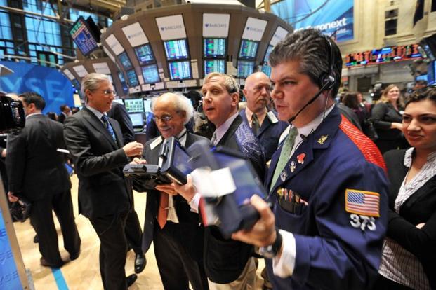 US shares enlarge losses on China statistics, earnings; VIX jumps