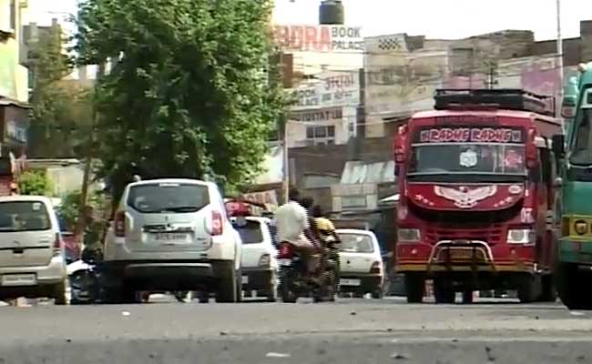 lifestyles regular In Jammu After Disturbances, internet Restored