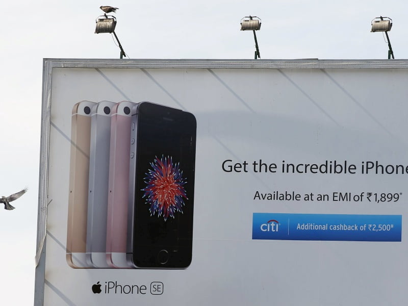 As iPhone Sales Slump, Apple Bets on Services From Apps to Music
