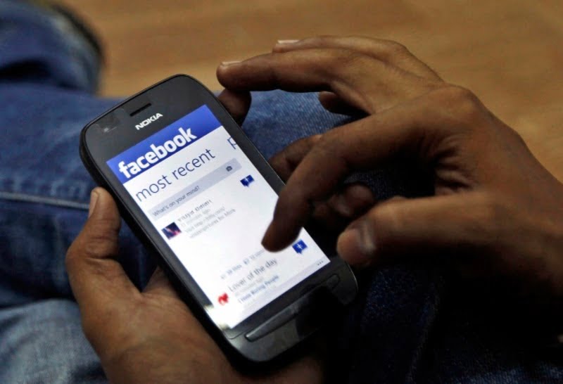 Election Commission Partners With Facebook to Register Young Voters