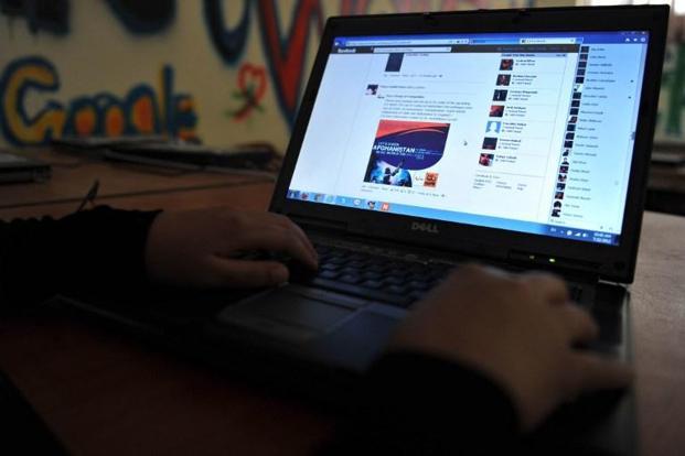 Social media weaning people off newspapers, TV: Assocham