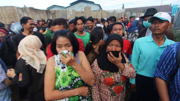 Dozens die in explosions at Indonesia fireworks factory