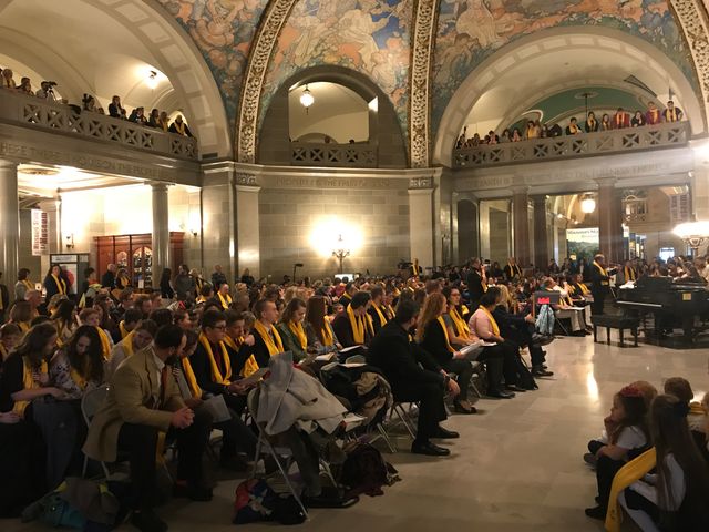 Education choice rally fills Capitol rotunda