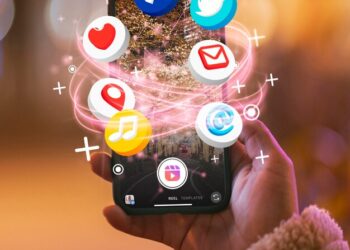 Expert says social media double-edged sword