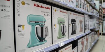 KitchenAid Artisan Plus vs Smart Mixers: Why Simplicity Still Wins in 2026